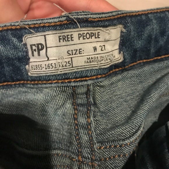 FREE PEOPLE low rise frayed jeans - Picture 2 of 3